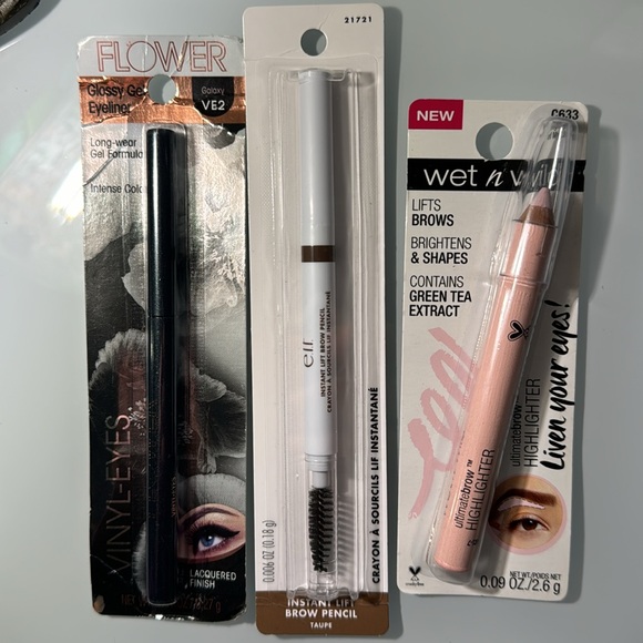 New 10 pc make up bundle with cosmetic case - Picture 12 of 13